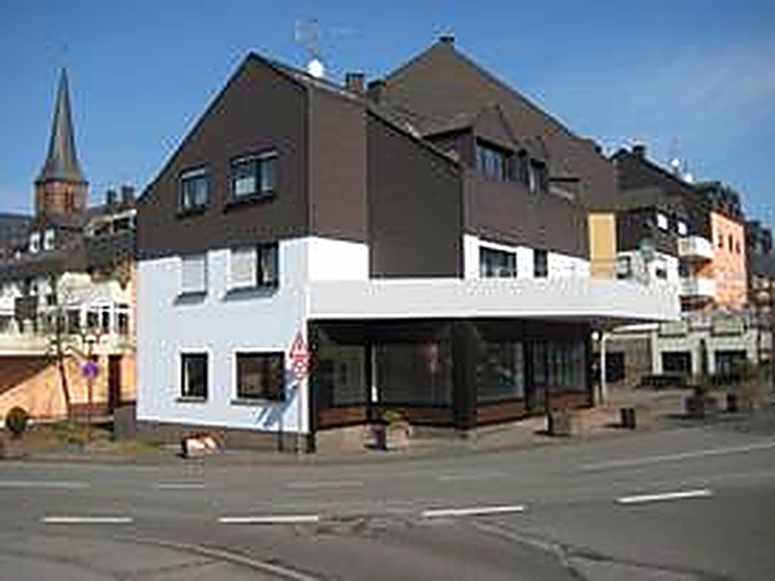 Großzügiges Wohn- und Geschäftshaus in Speicher